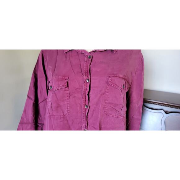 Universal Threads Maroon Button Up With Pockets Size XL - Picture 2 of 6